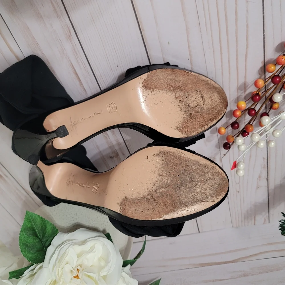 ✨️Gianvito Rossi--Black heels with black elastic strap, size 40, made in italy✨️ - Picture 12 of 16